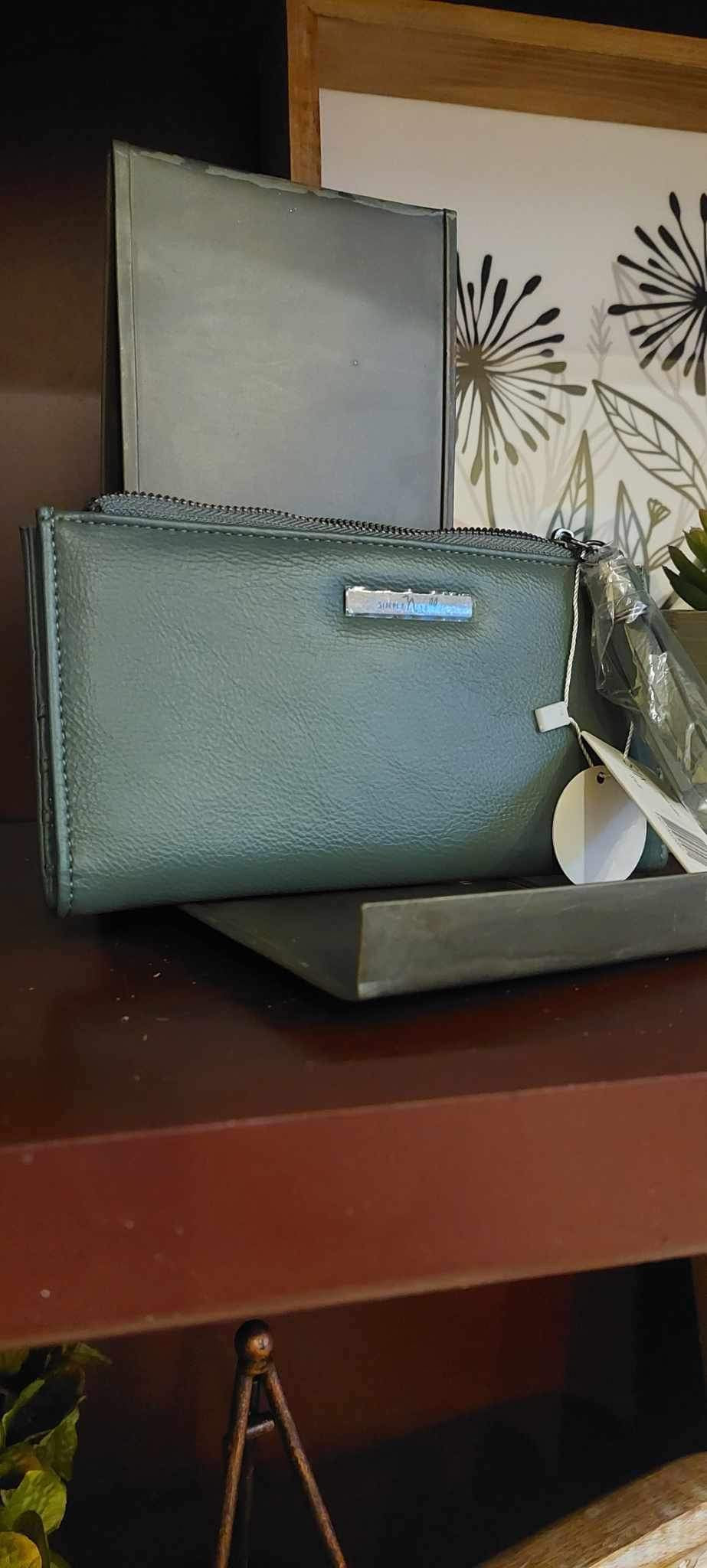 Simply Noelle Green Tassel Wallet