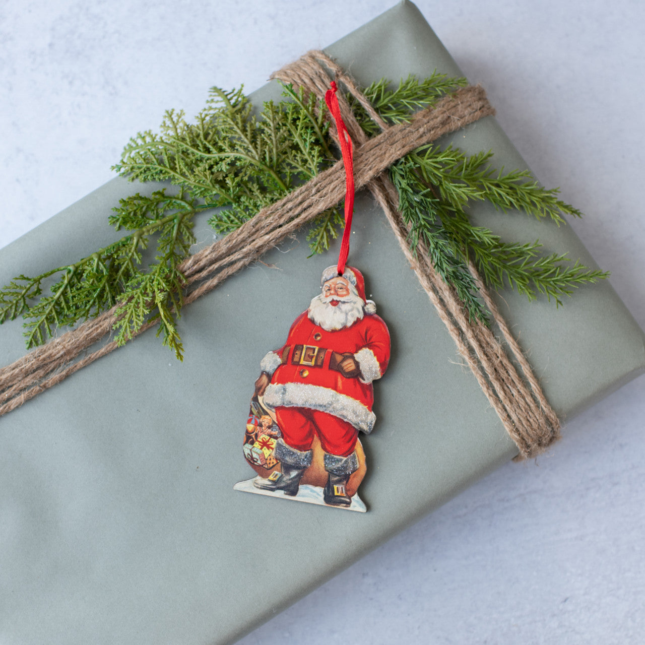 Classic Jolly Santa w/ Gold Bag Ornament